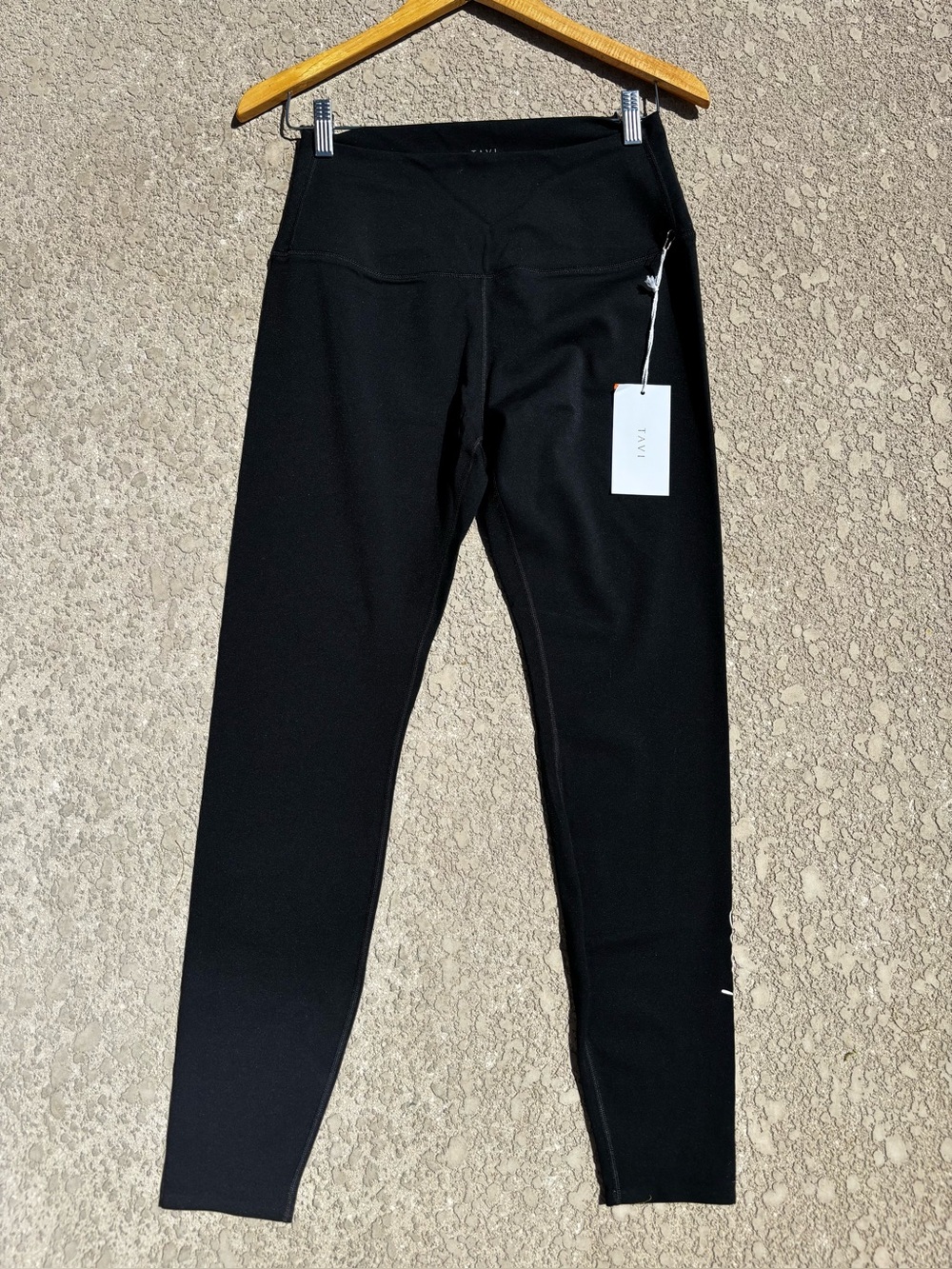 Tavi High Waisted Leggings  Size Large Black Ebony NWT Tavisculpt Gym Workout
